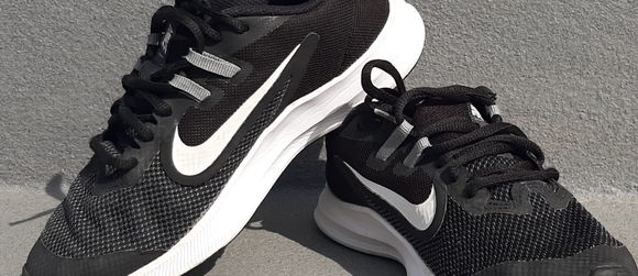 Nike Kids Shoes - Picture 2 of 4